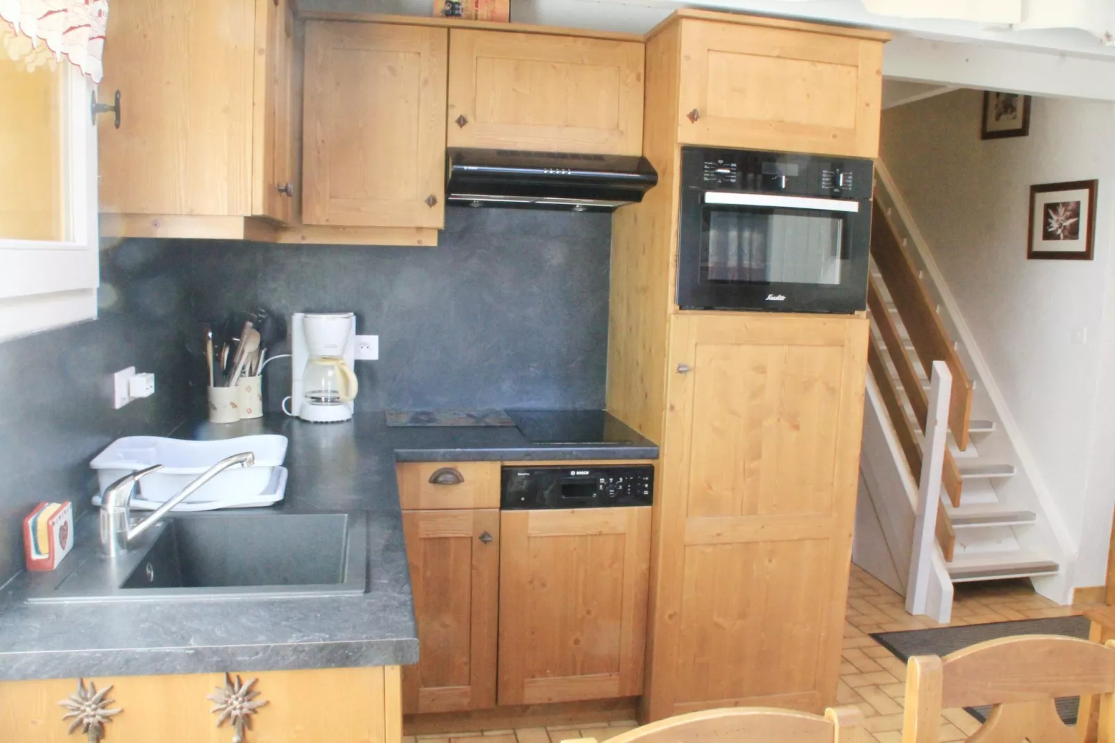 Chalet Madeline MD25 SUN & VIEW 6 pers.-Kitchen