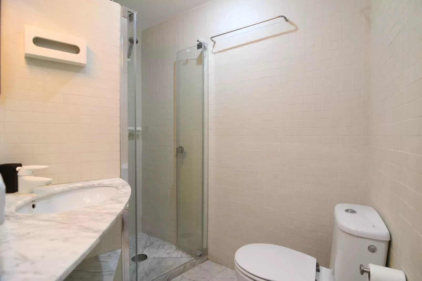 ESCORPORA-Bathroom