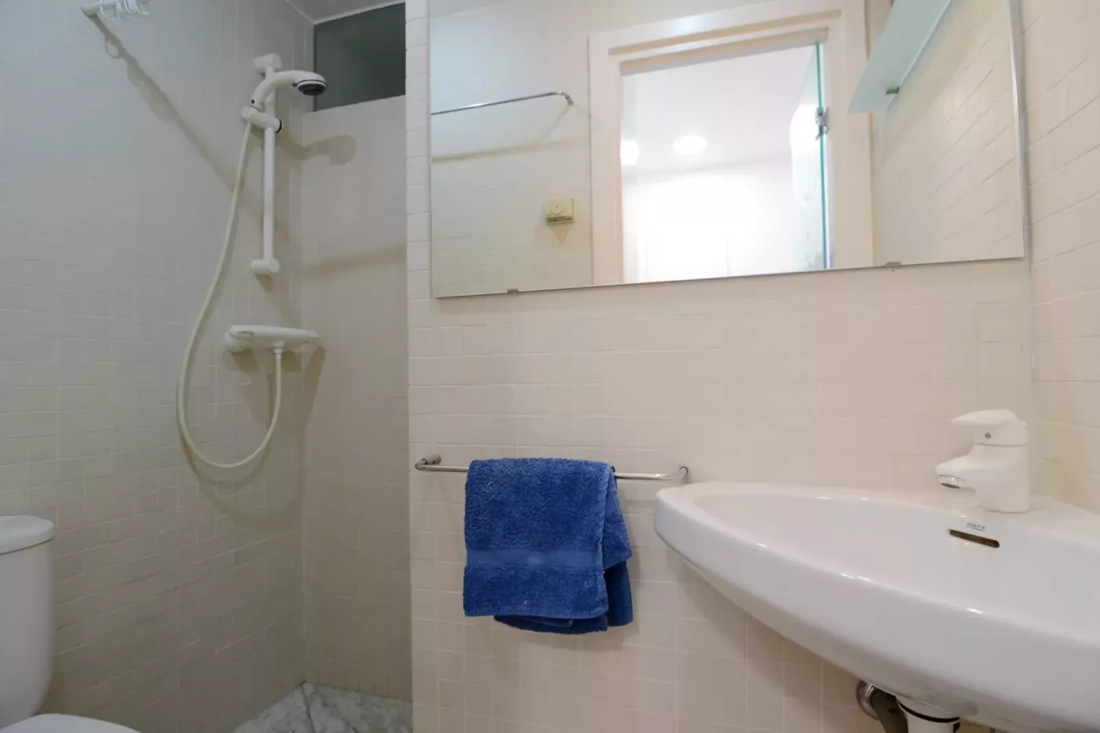 ESCORPORA-Bathroom