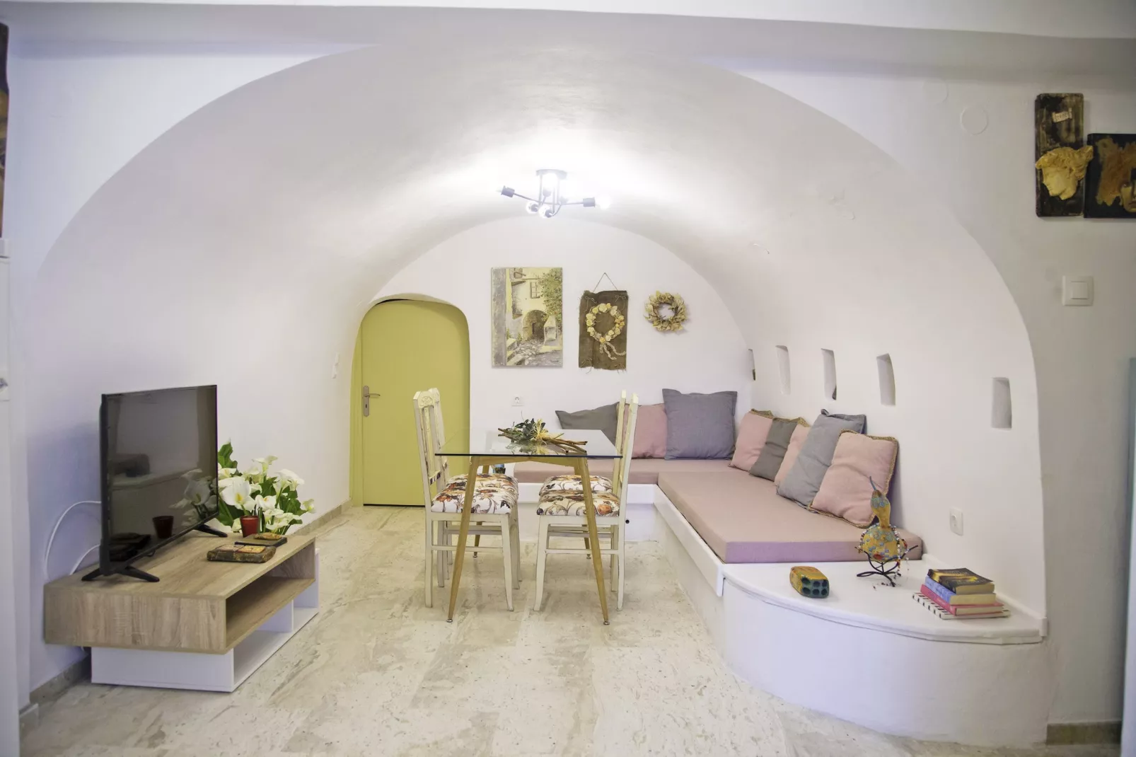 Areopolis Art Apartment-Living room