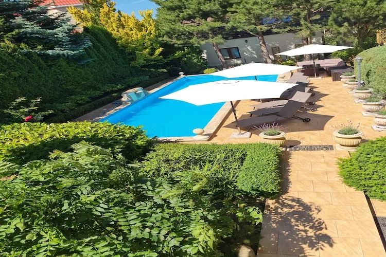 Luksusowy dom wakacyjny dla 10 osób w Trzęsaczu-Piscine