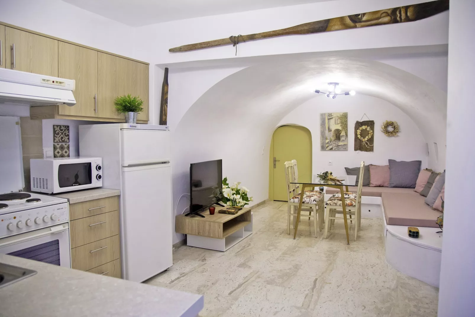 Areopolis Art Apartment
