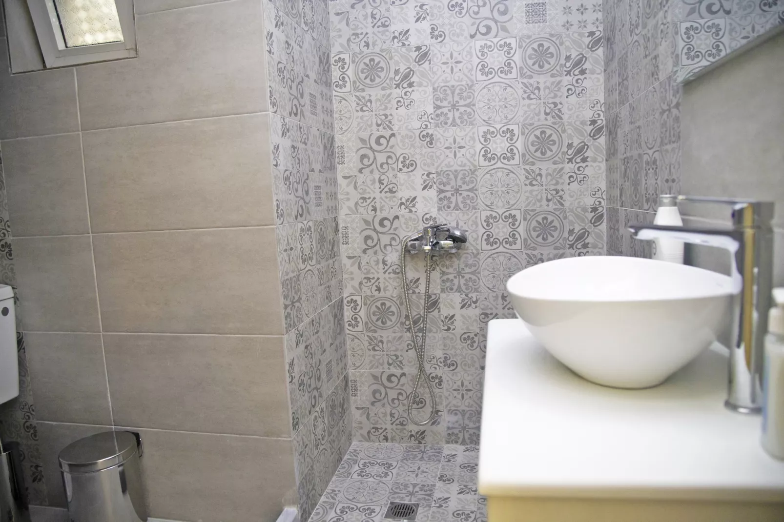 Areopolis Art Apartment-Bathroom