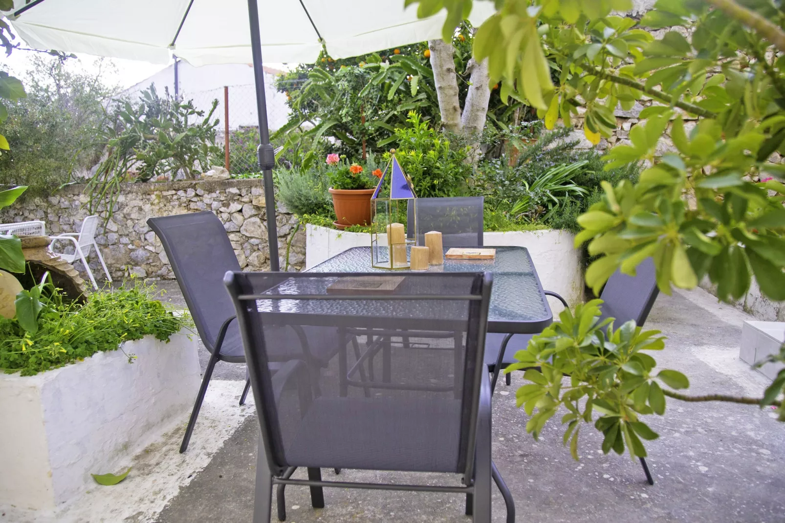 Areopolis Art Apartment-Outdoor