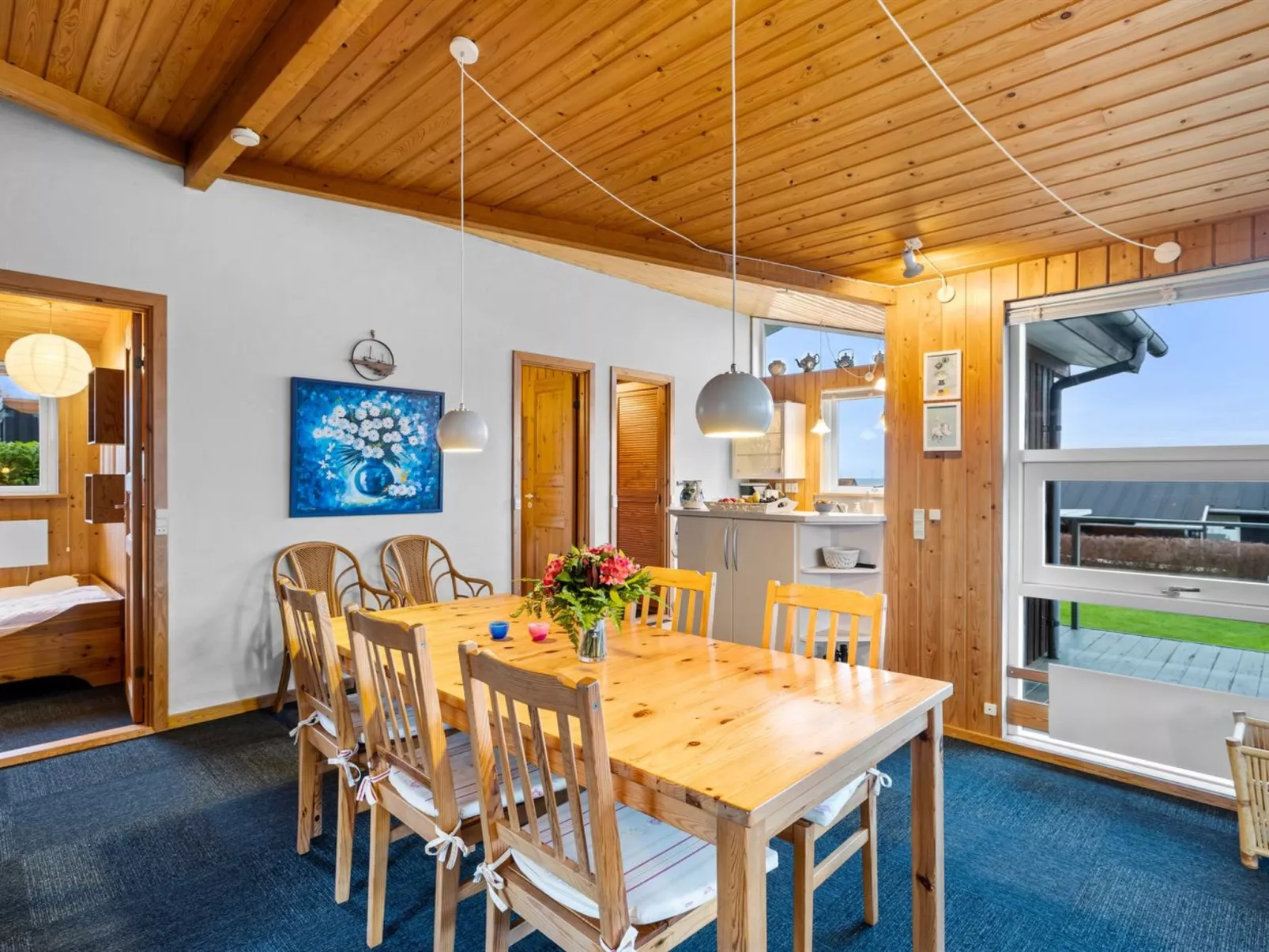 "Slava" - 75m from the sea-Drinnen