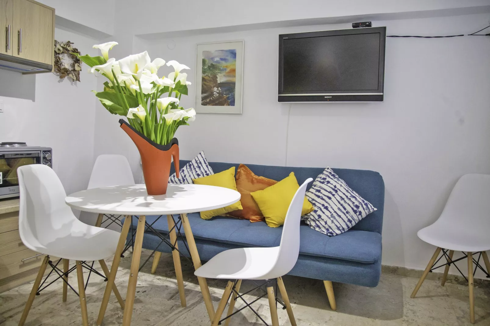 Areopolis Art Studio-Living room