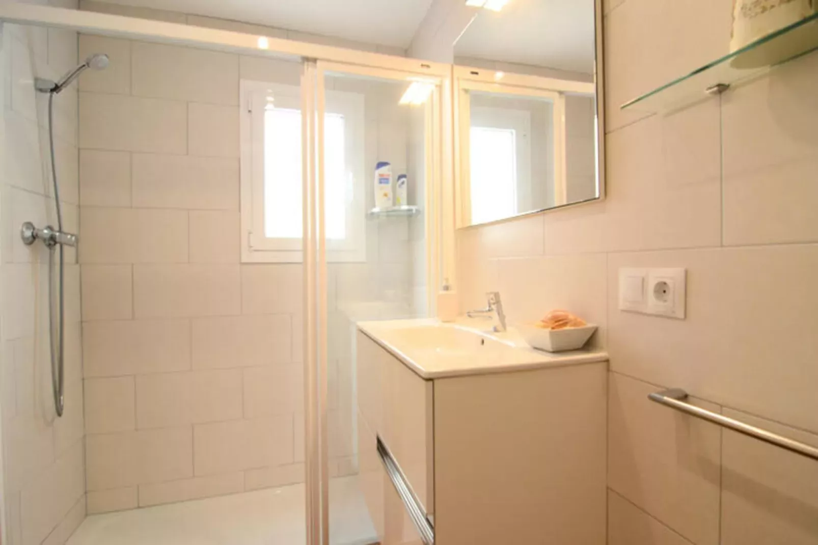 Appartements à L'Estartit-Bathroom