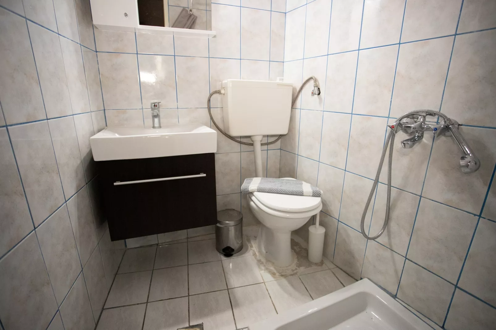 Mani Tsopakas Residences - Artsi Maisonette-Bathroom