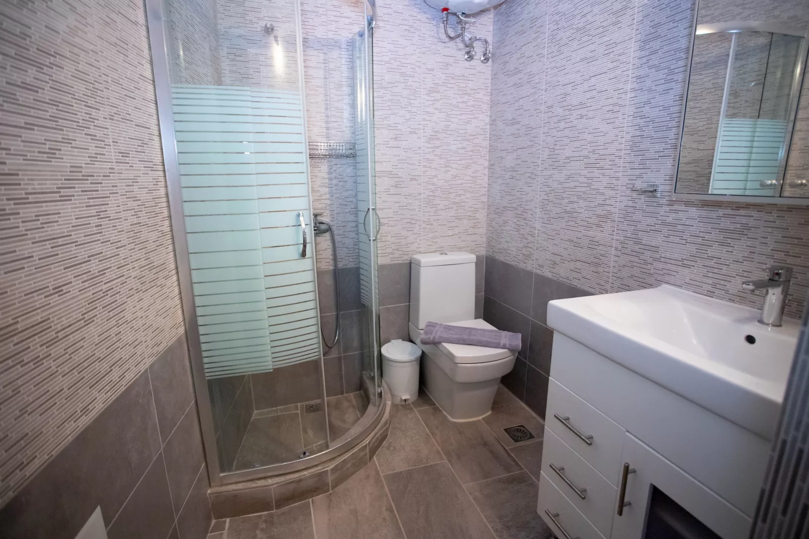 Mani Tsopakas Residences - Artsi Maisonette-Bathroom