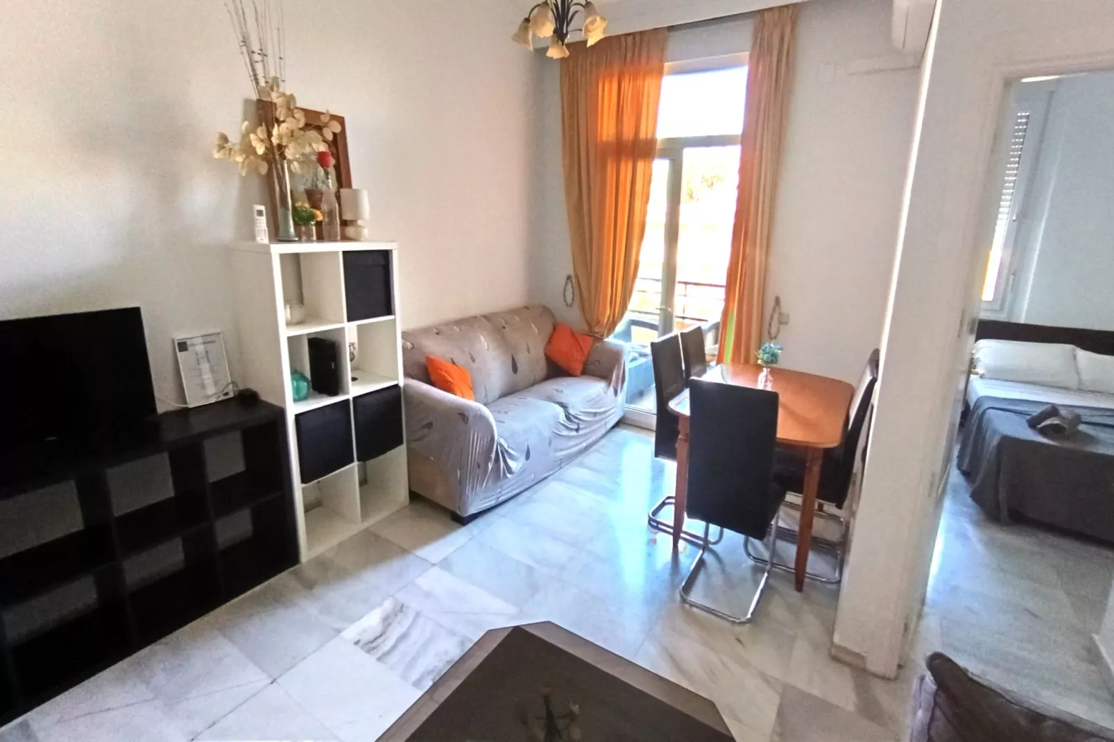 El Coloso de SteraM FLATS Benalmadena-Salon