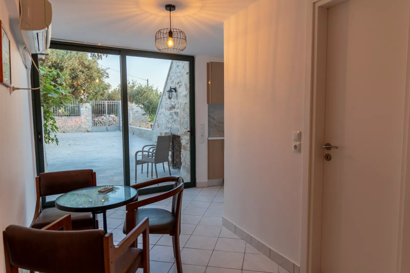 Mani Tsopakas Residences - Avli Studio-Dining room