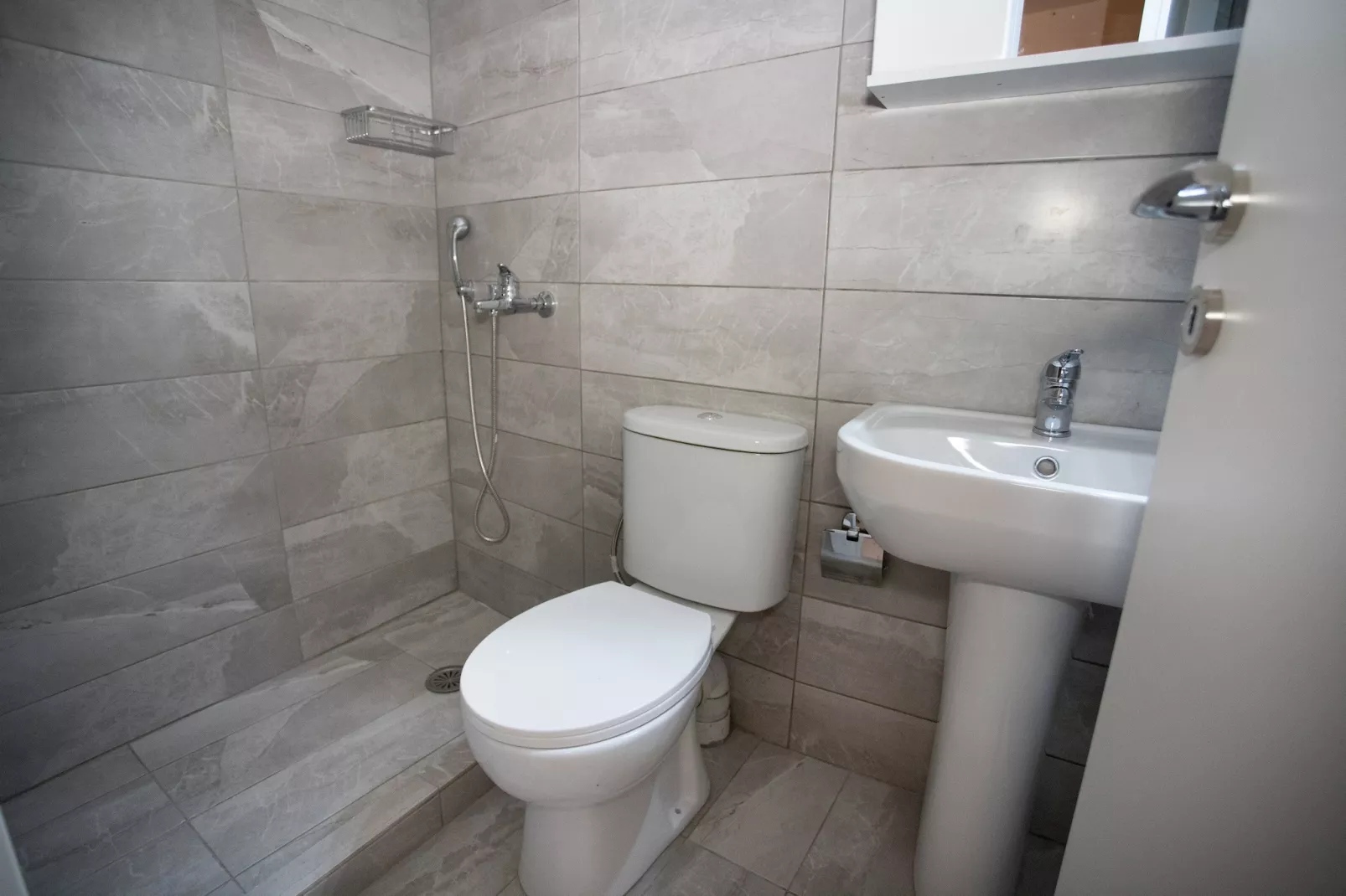 Mani Tsopakas Residences - Avli Studio-Bathroom