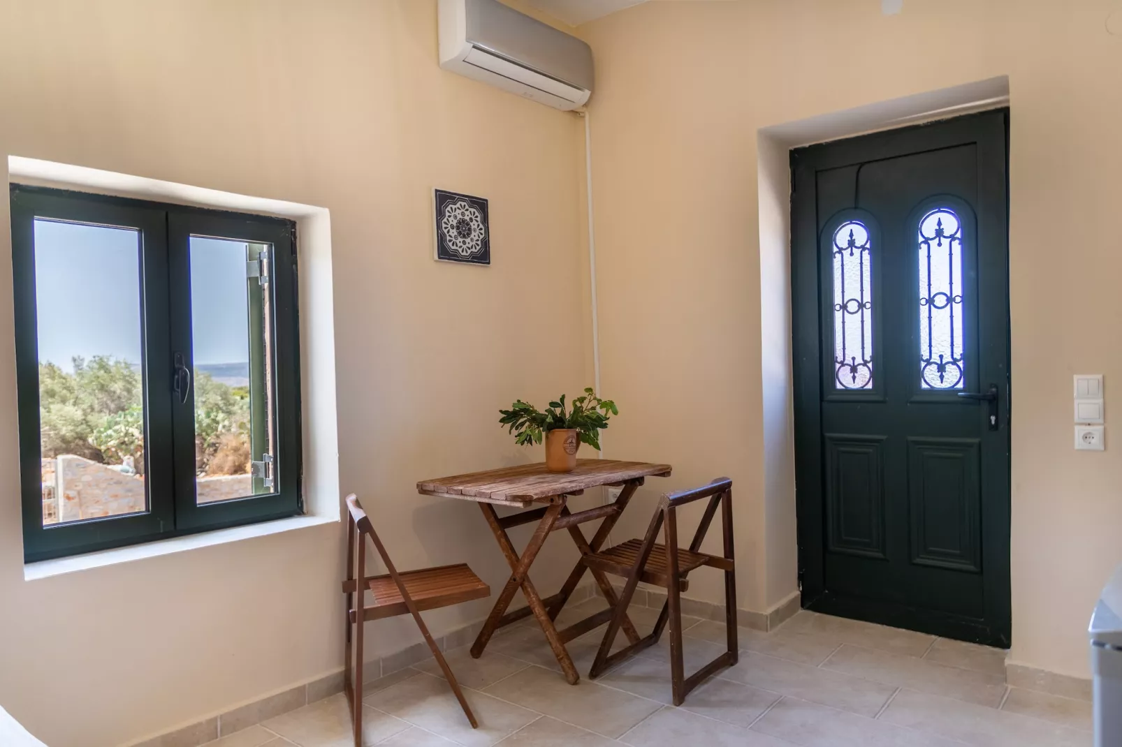 Mani Tsopakas Residences - Koudounopetra Apartment-Wohnzimmer