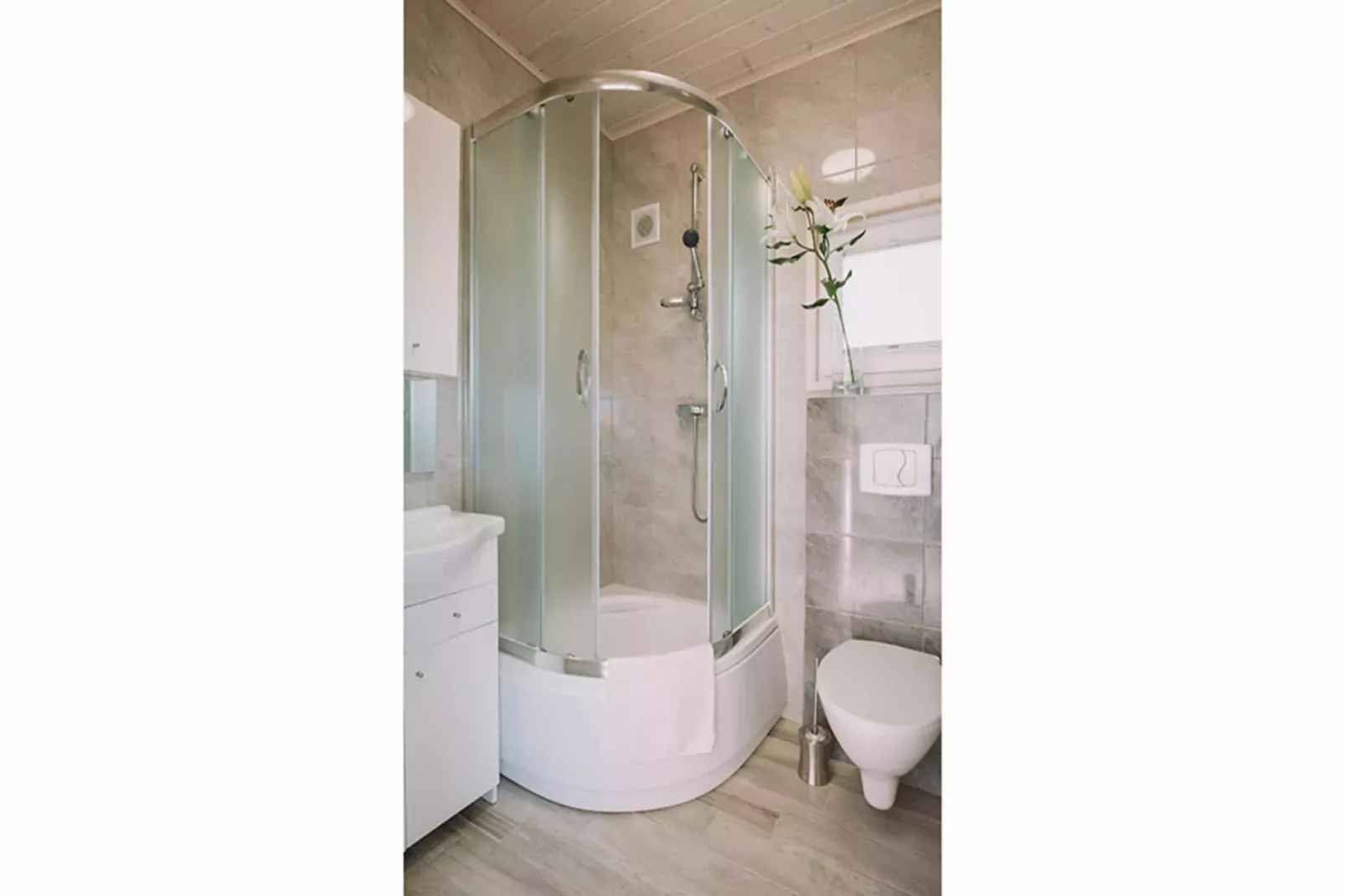 Domki wakacyjne dla 5 osób Bobolin-Bathroom
