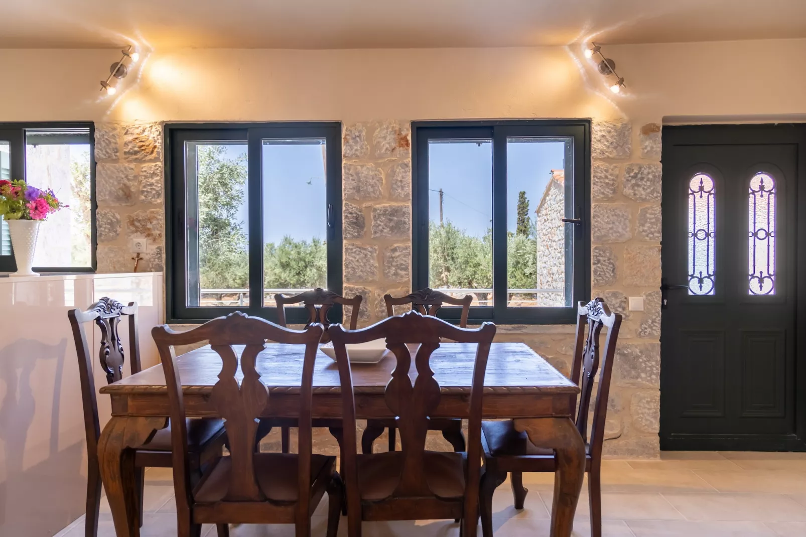 Mani Tsopakas Residences - Trisakia Apartment-Dining room