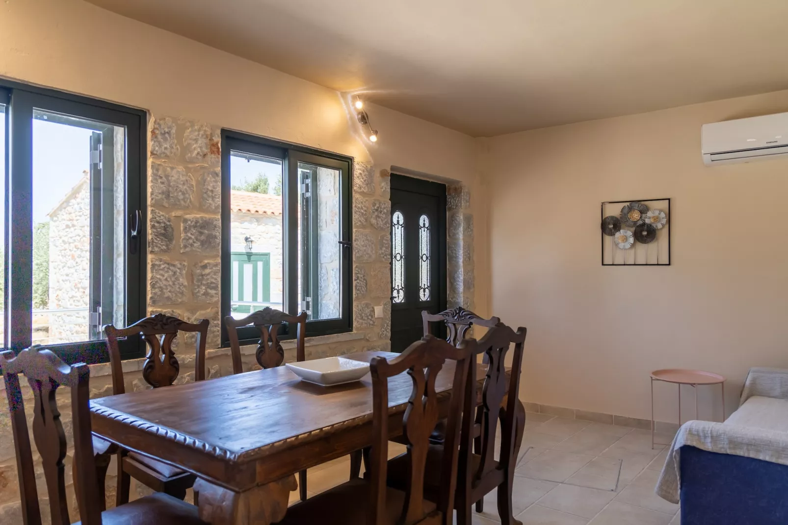 Mani Tsopakas Residences - Trisakia Apartment-Dining room