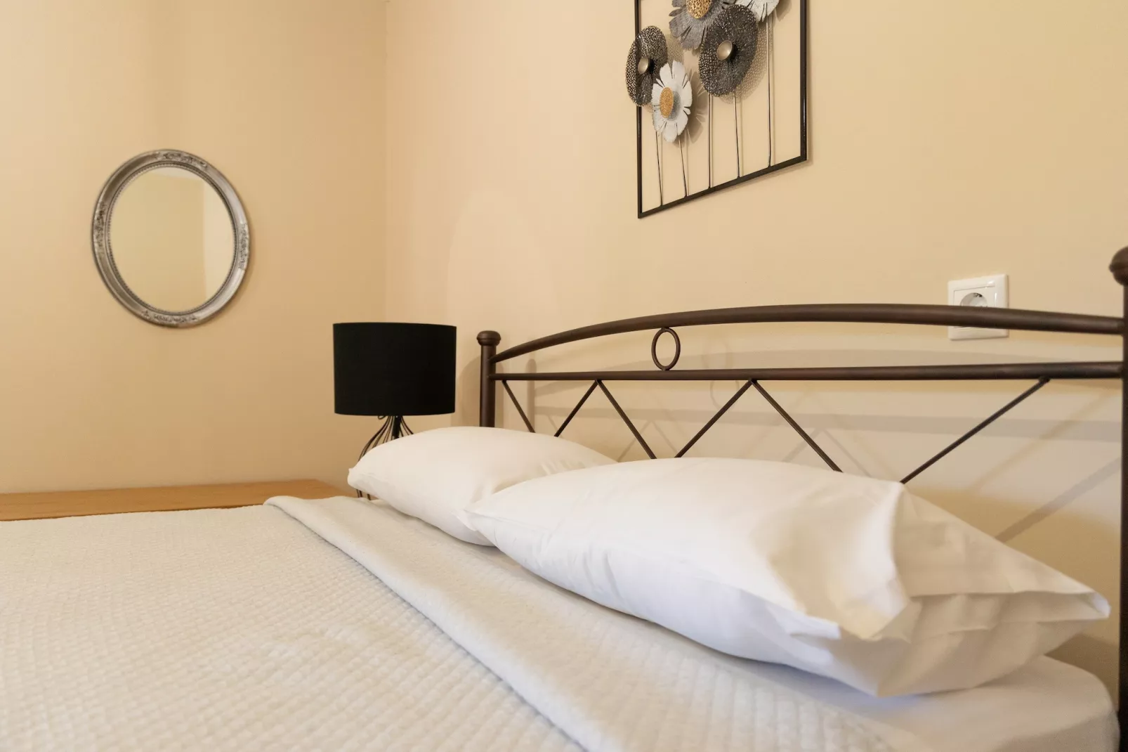 Mani Tsopakas Residences - Trisakia Apartment-Bedroom
