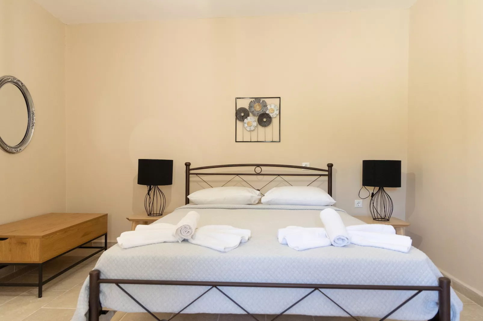 Mani Tsopakas Residences - Trisakia Apartment-Bedroom