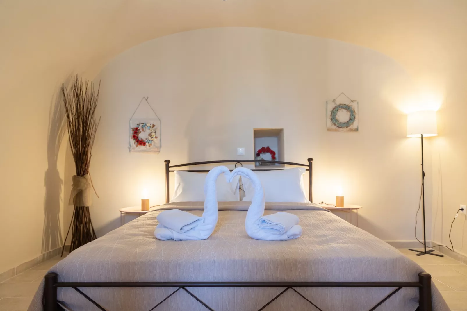 Mani Tsopakas Residences - Trisakia Apartment-Bedroom