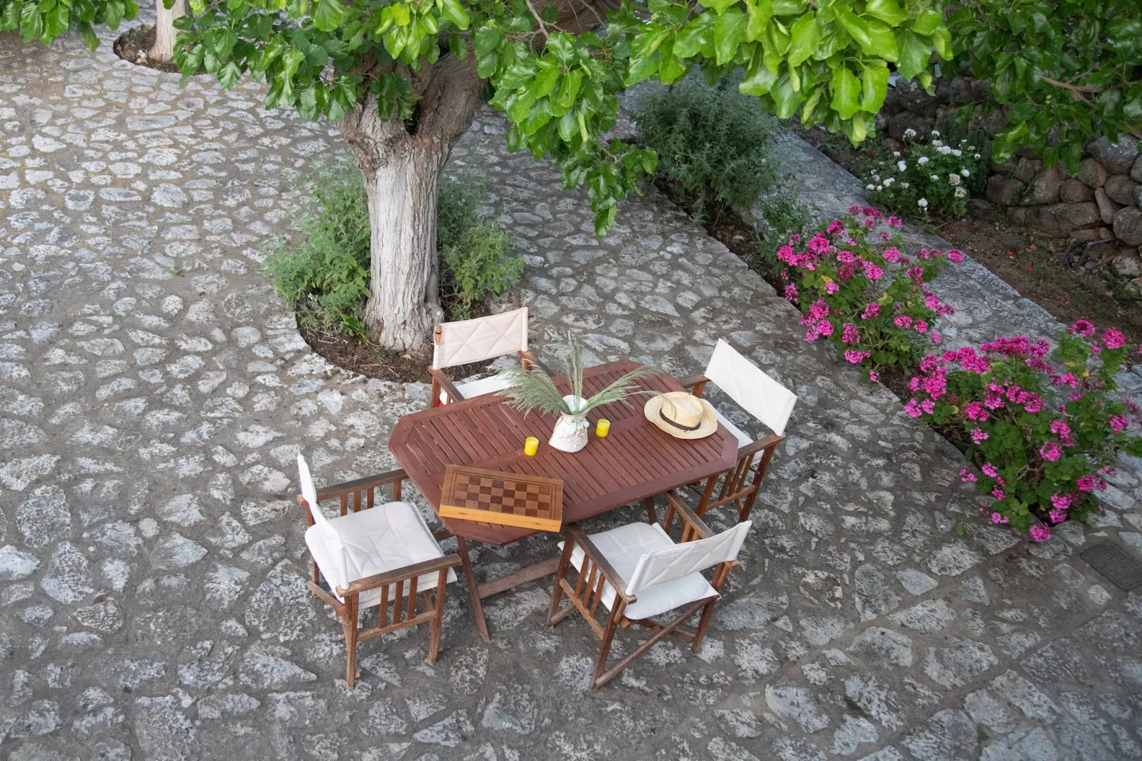 Anna's Garden-Extérieur