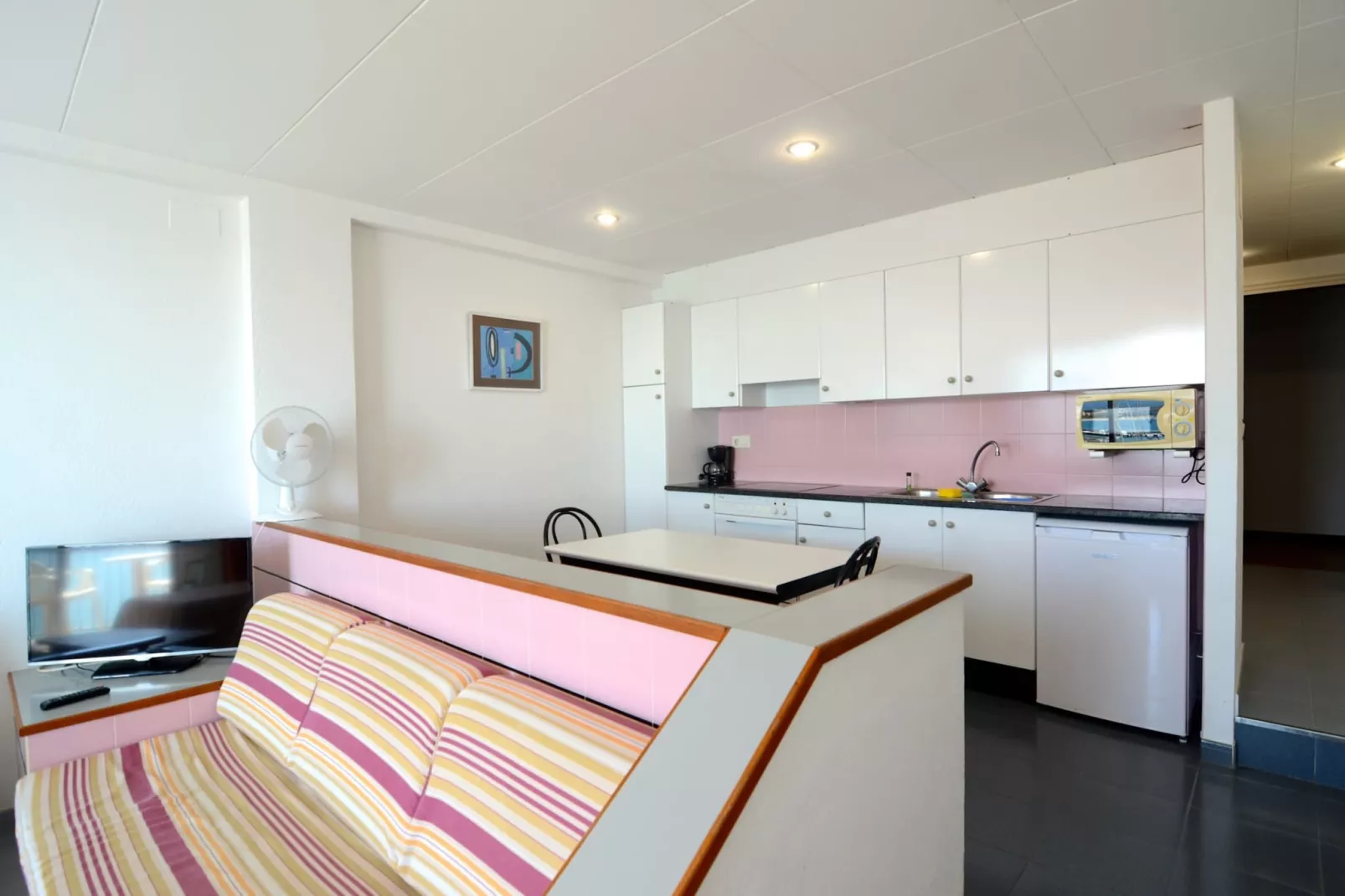 NAUTIC BX-2-Kitchen