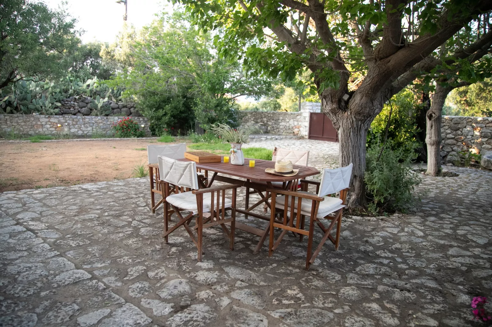 Anna's Garden-Extérieur