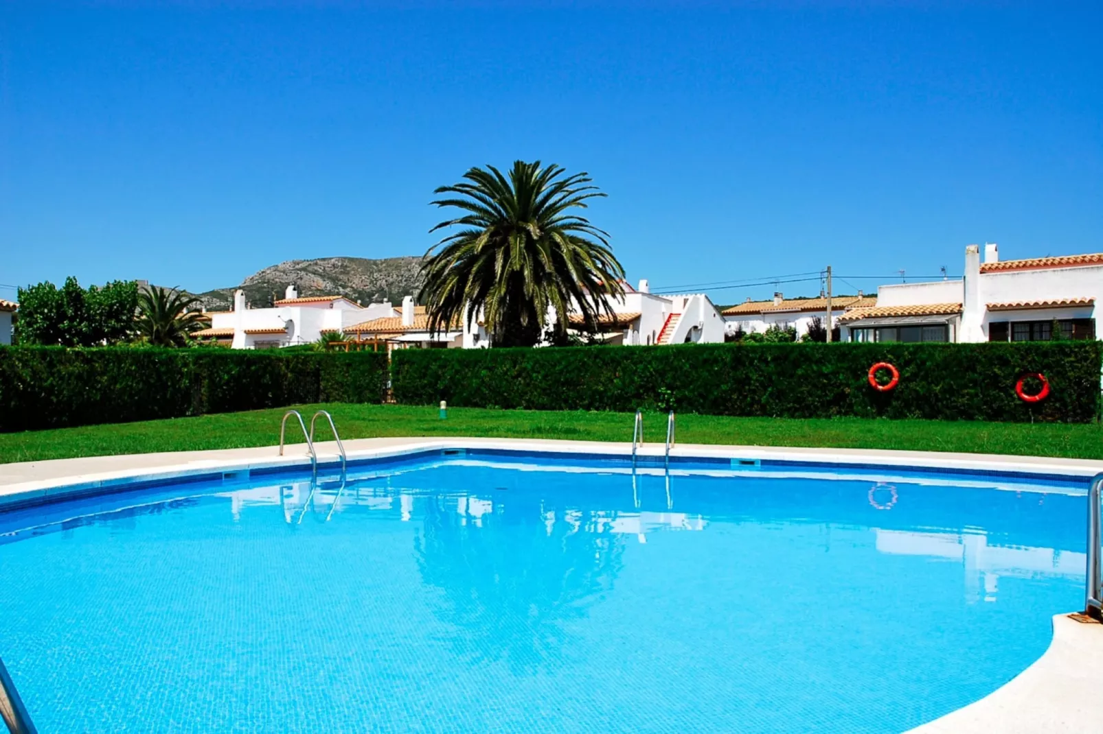 VALL GRAN 02-Pool