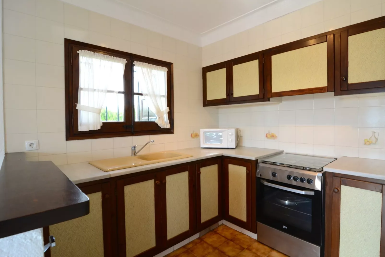 VALL GRAN 02-Kitchen