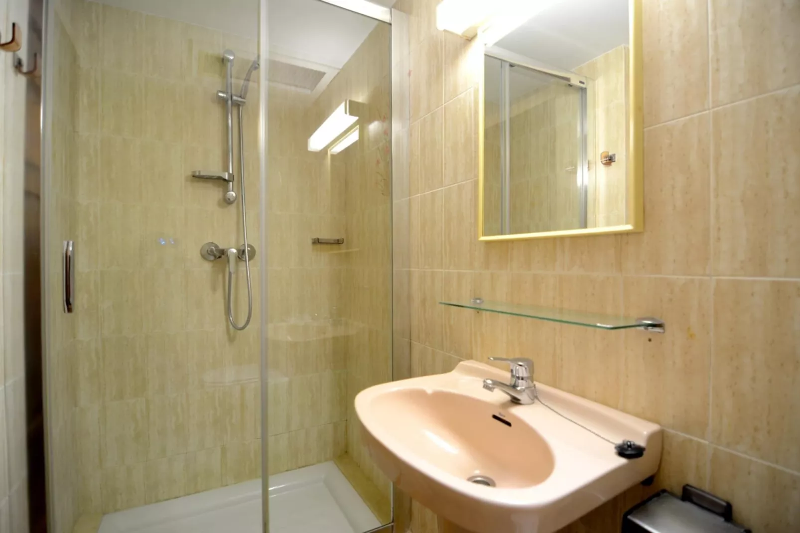 VALL GRAN 02-Bathroom