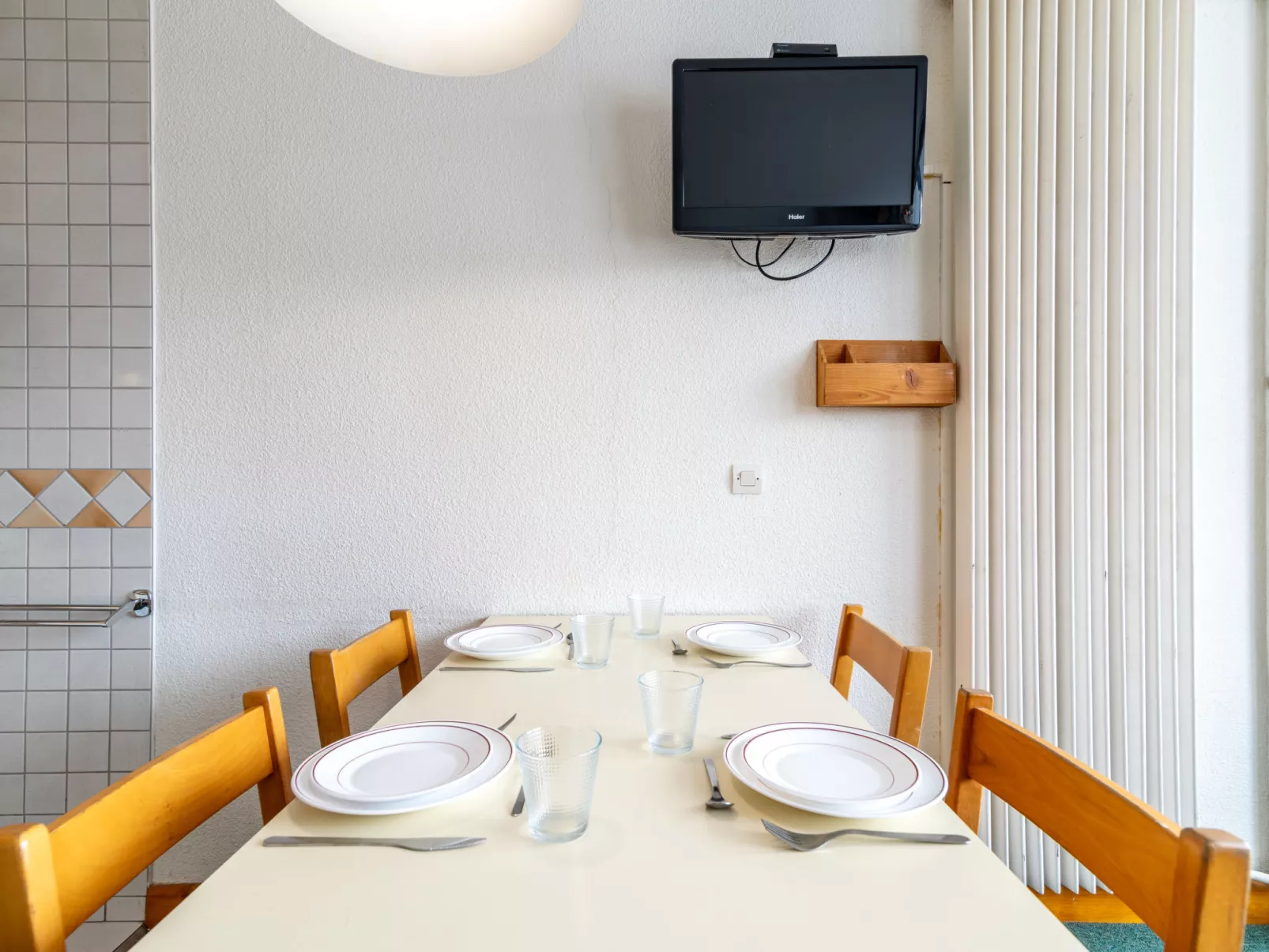 Home Club (Lavachet)-Inside