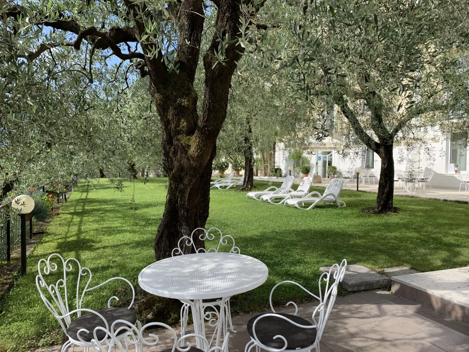 Englo Vacanze-Outside