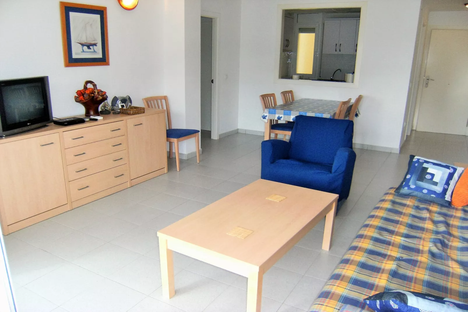 VICTORIA PARK 2-1-Living room