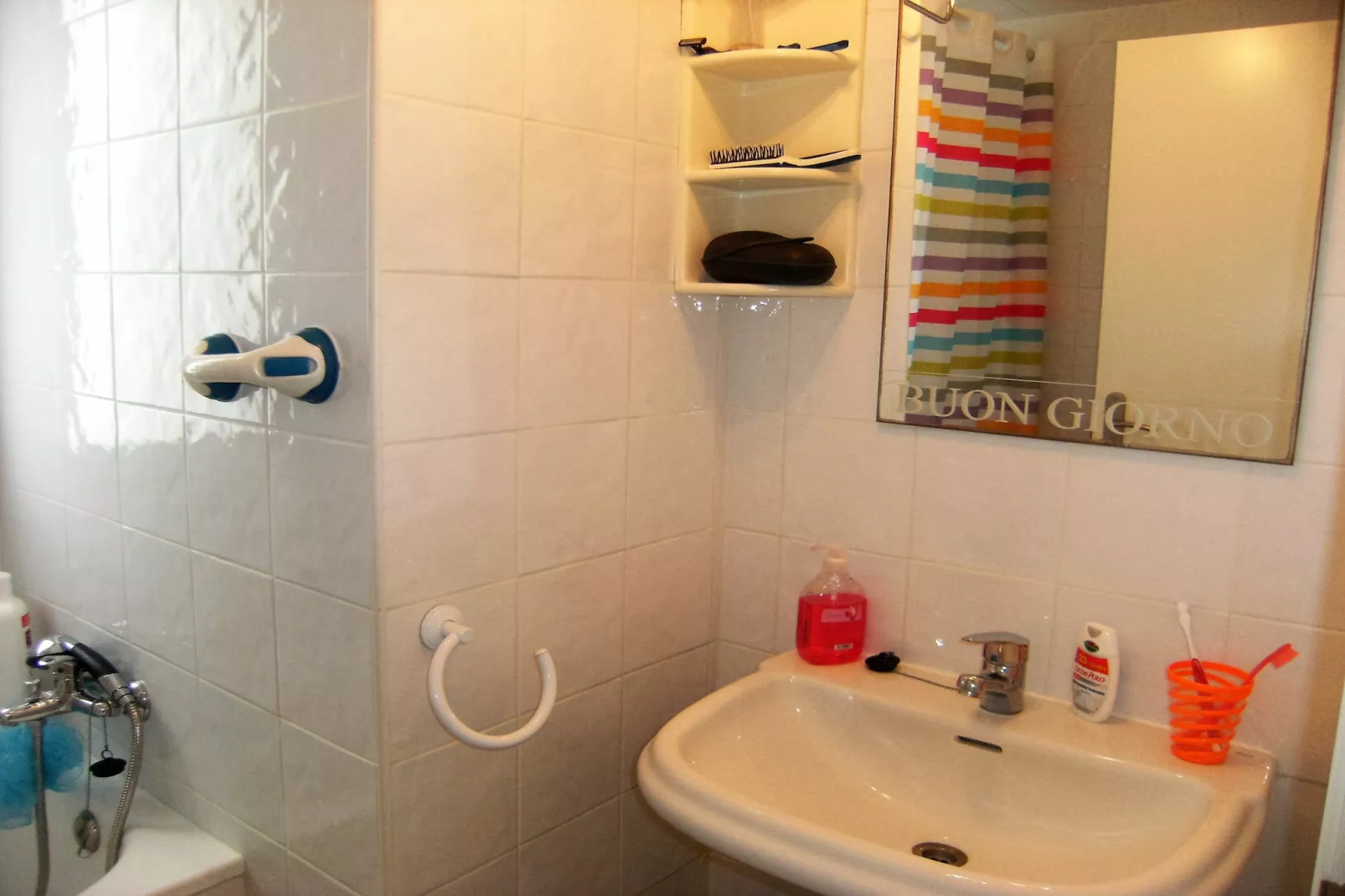 VICTORIA PARK 2-1-Bathroom