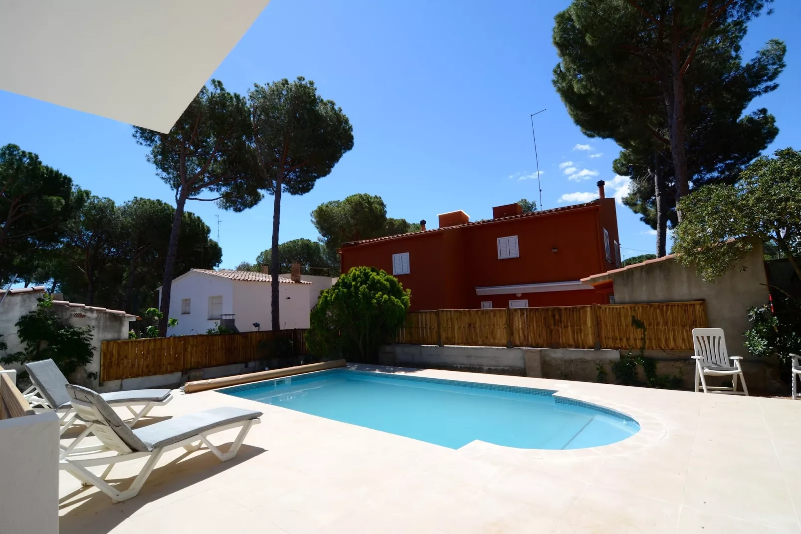 VILLA MONTGO-Schwimmbad