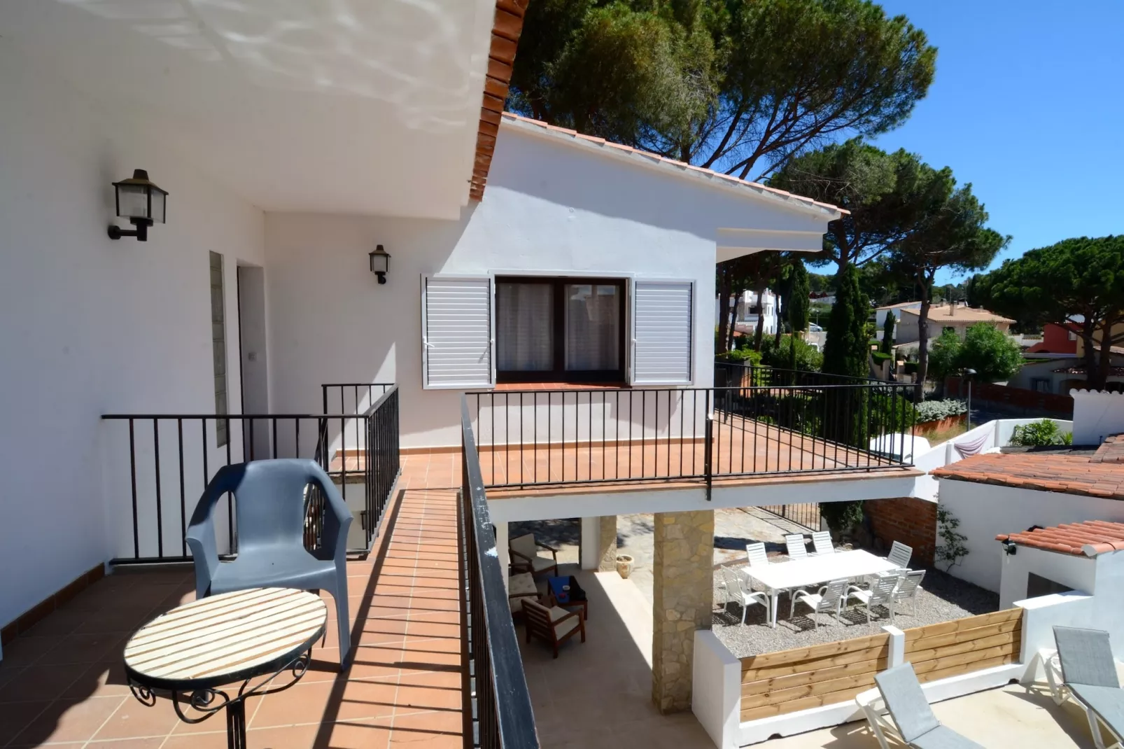 VILLA MONTGO-Terrasse