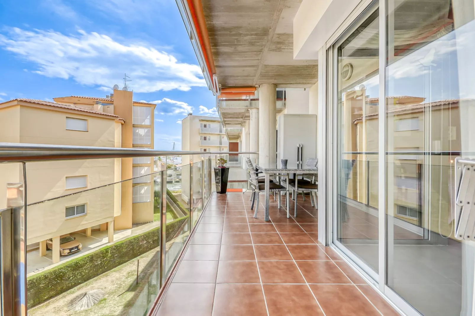 MARINES MESTRAL 3 5 Roses-Terrace balcony