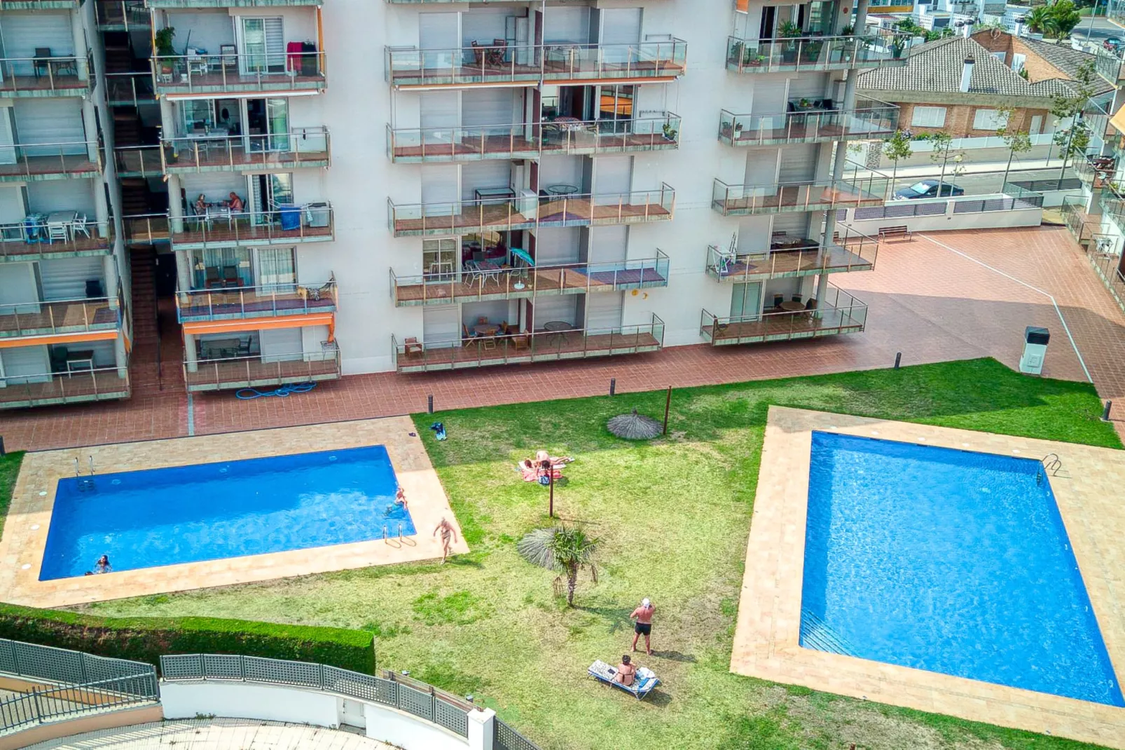 MARINES MESTRAL 3 5 Roses-Exterior summer