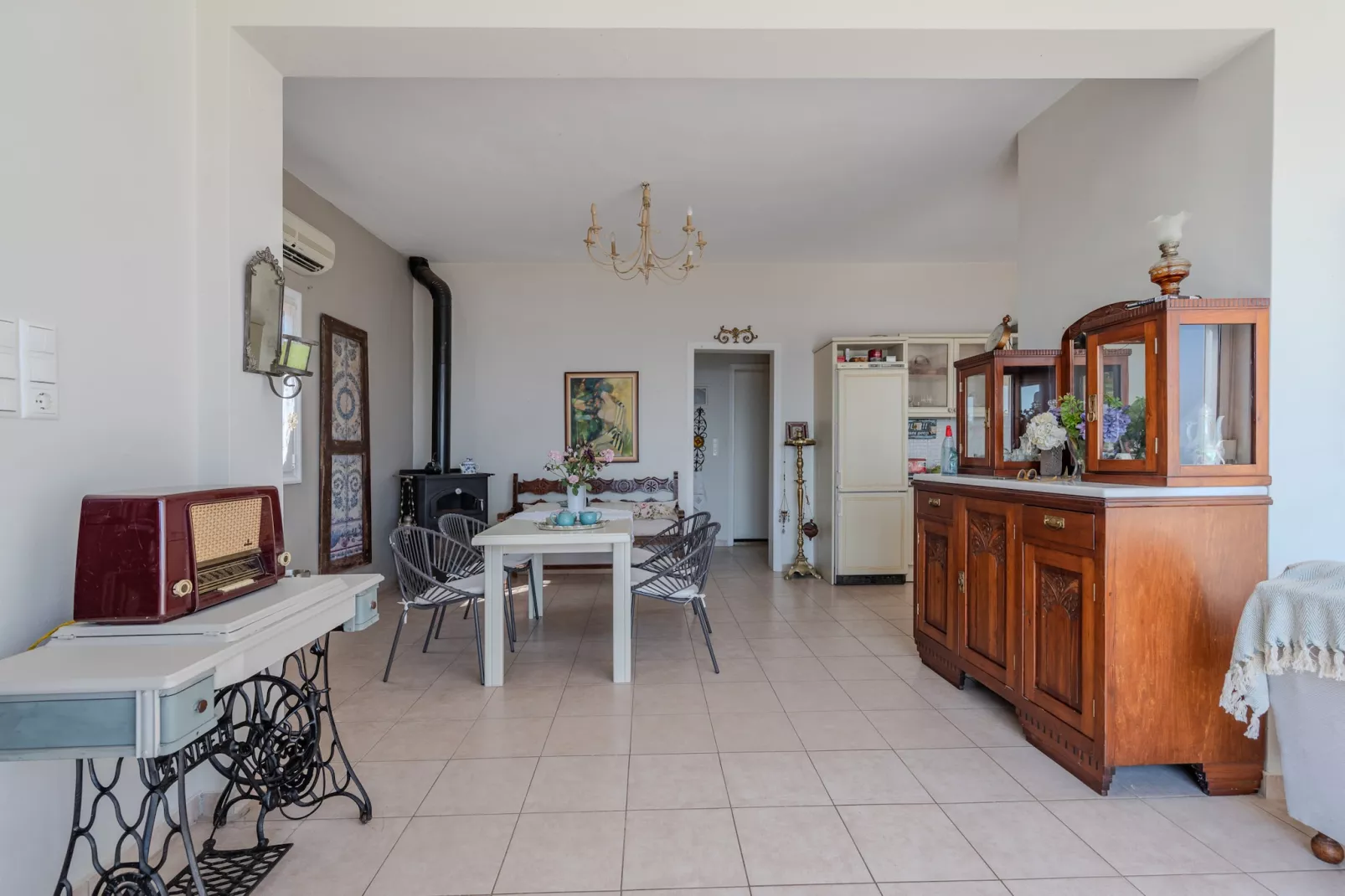 Gallery Home-Dining room