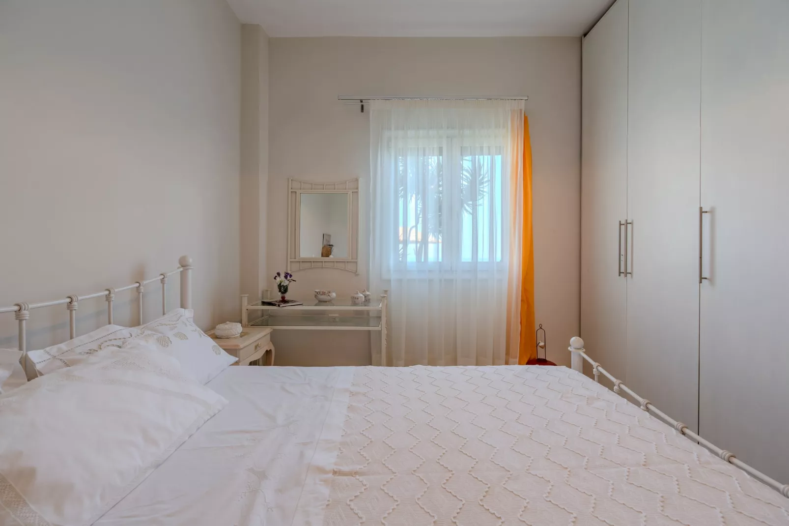 Gallery Home-Bedroom