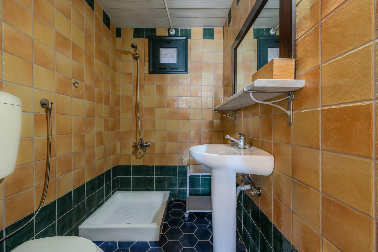 Gallery Home-Bathroom