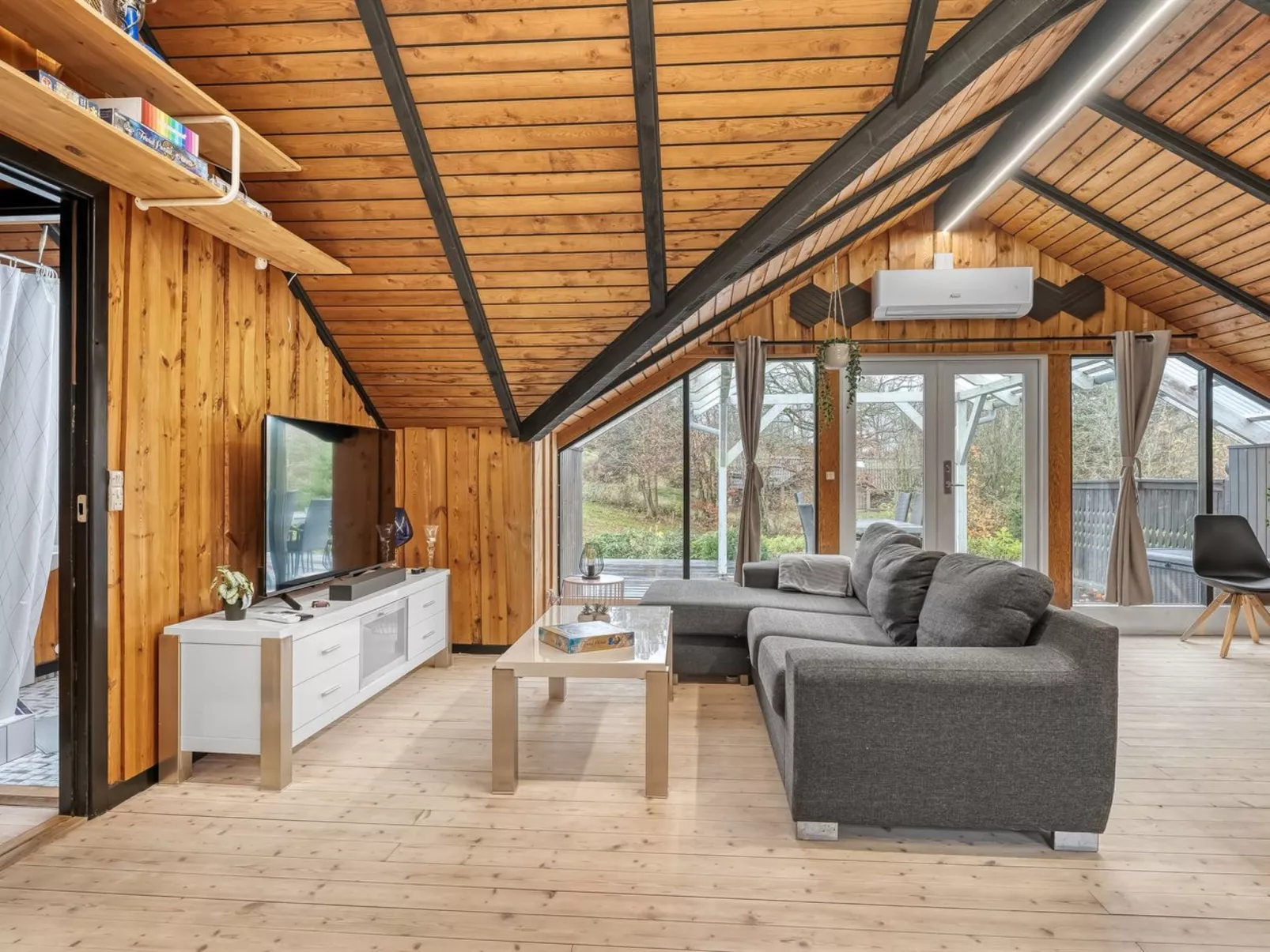 "Jantje" - 1.7km from the sea-Inside