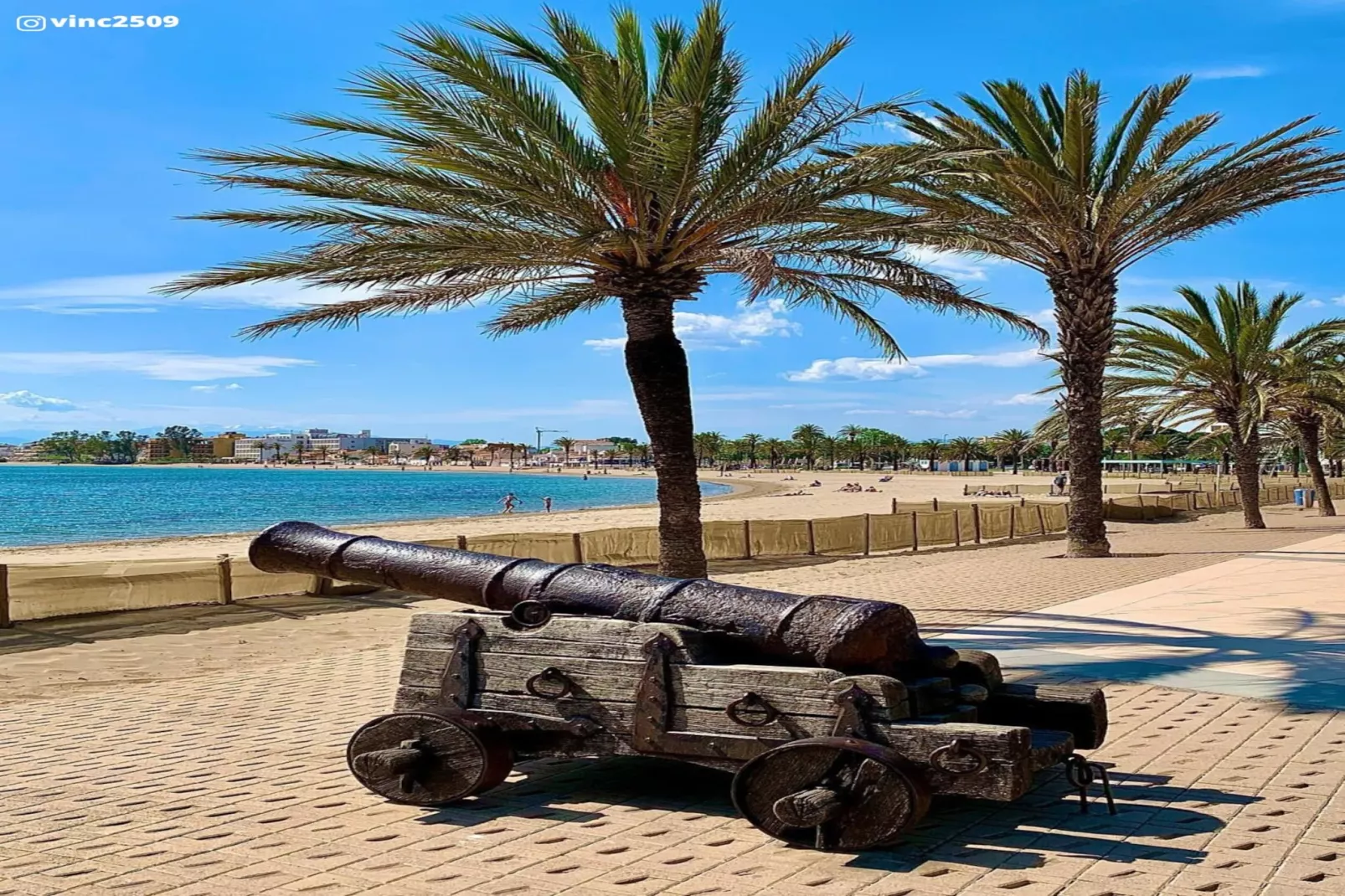 MARINES MESTRAL 3 5 Roses-Areas summer 5km