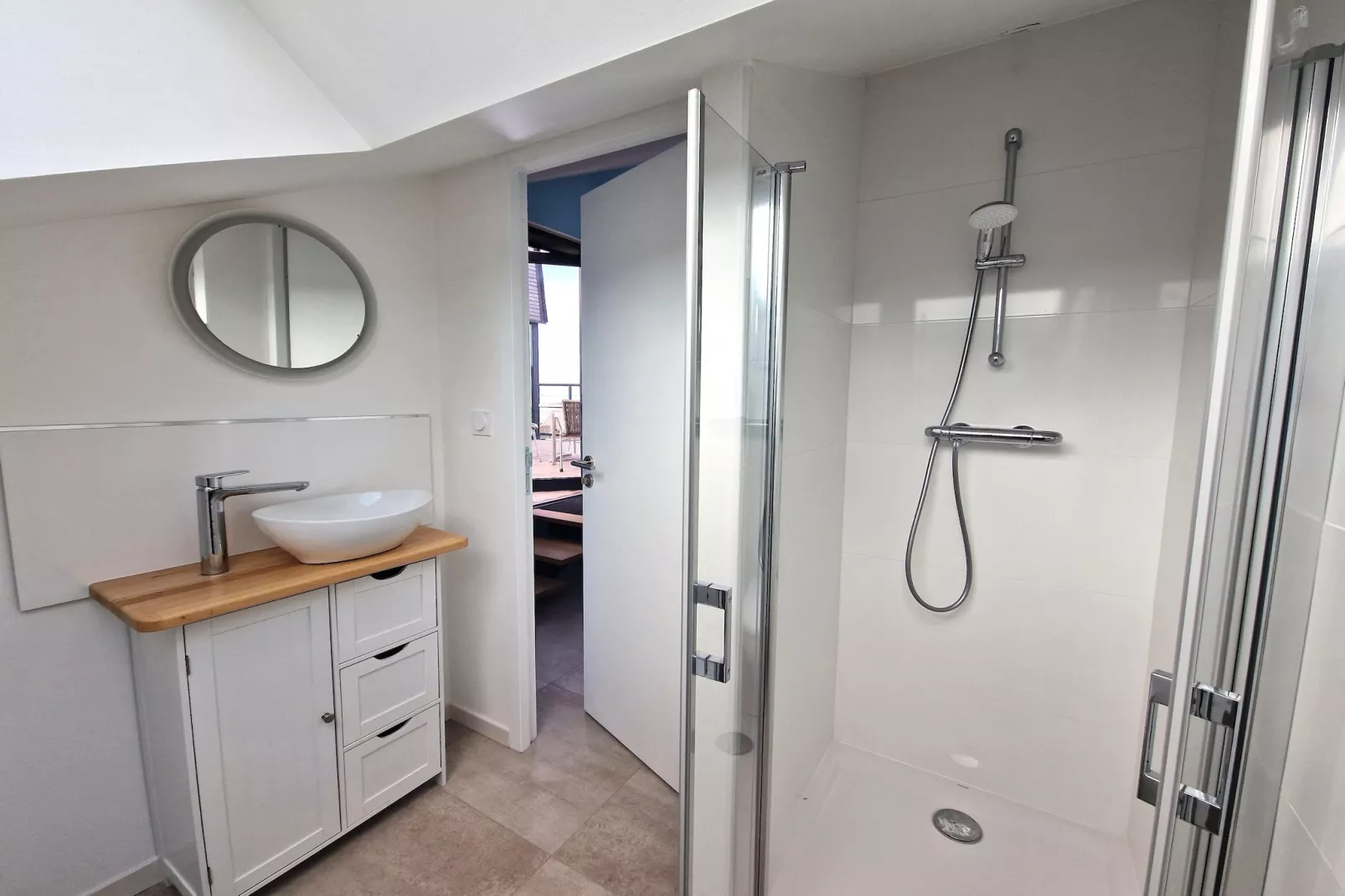 Studio haut Locquirec-Bathroom