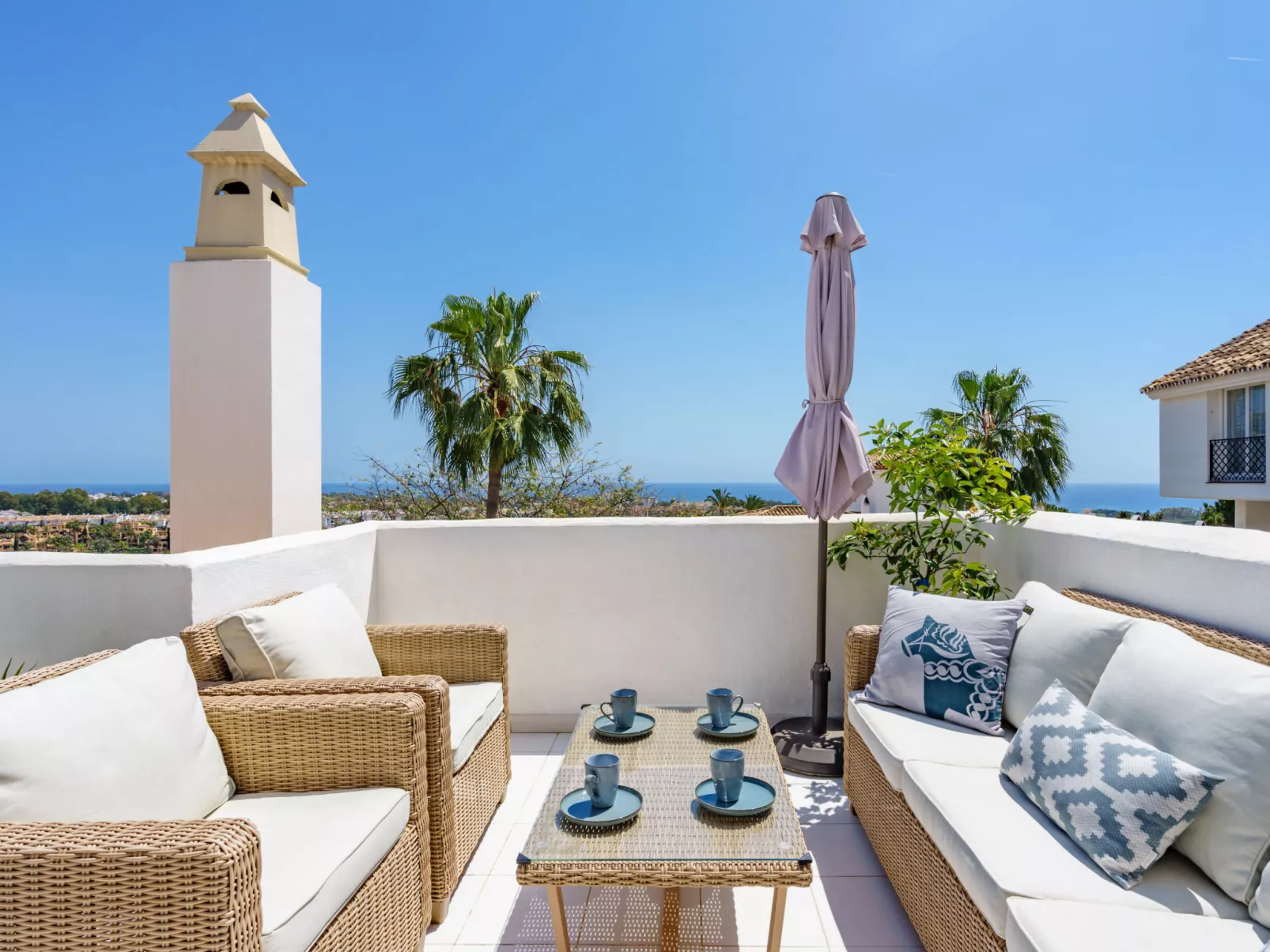 El paraiso de Estepona-Outside