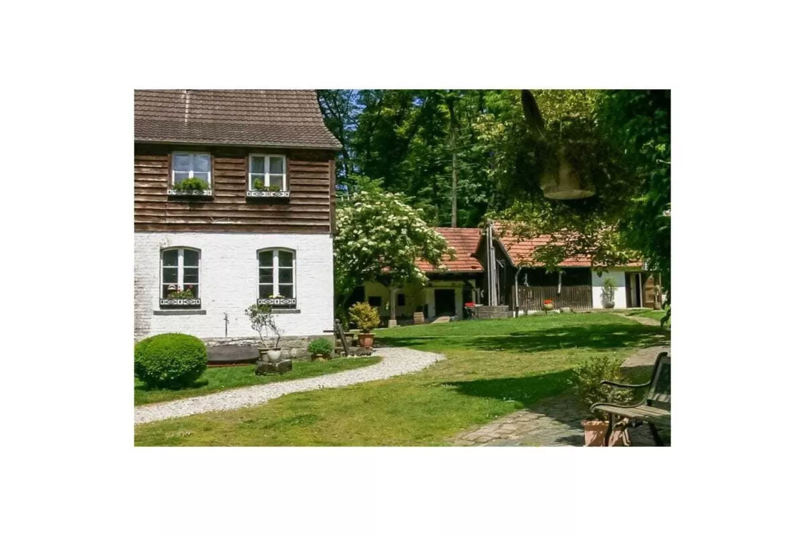 25130-Exterior summer