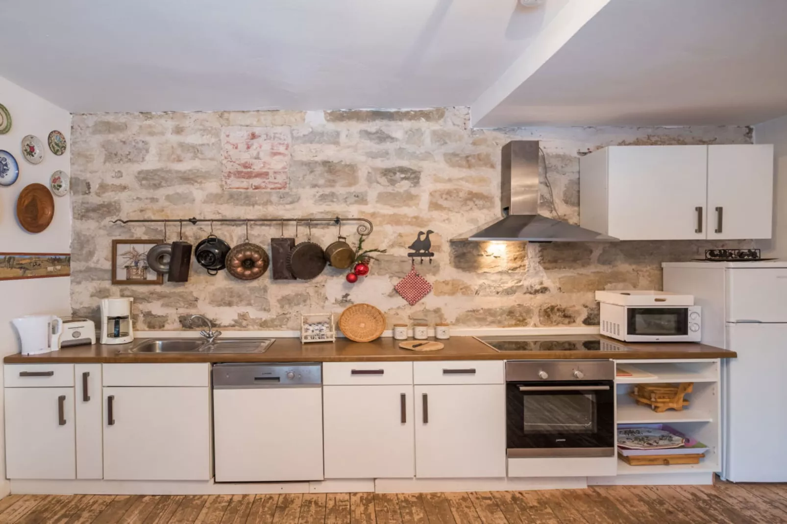 25130-Kitchen