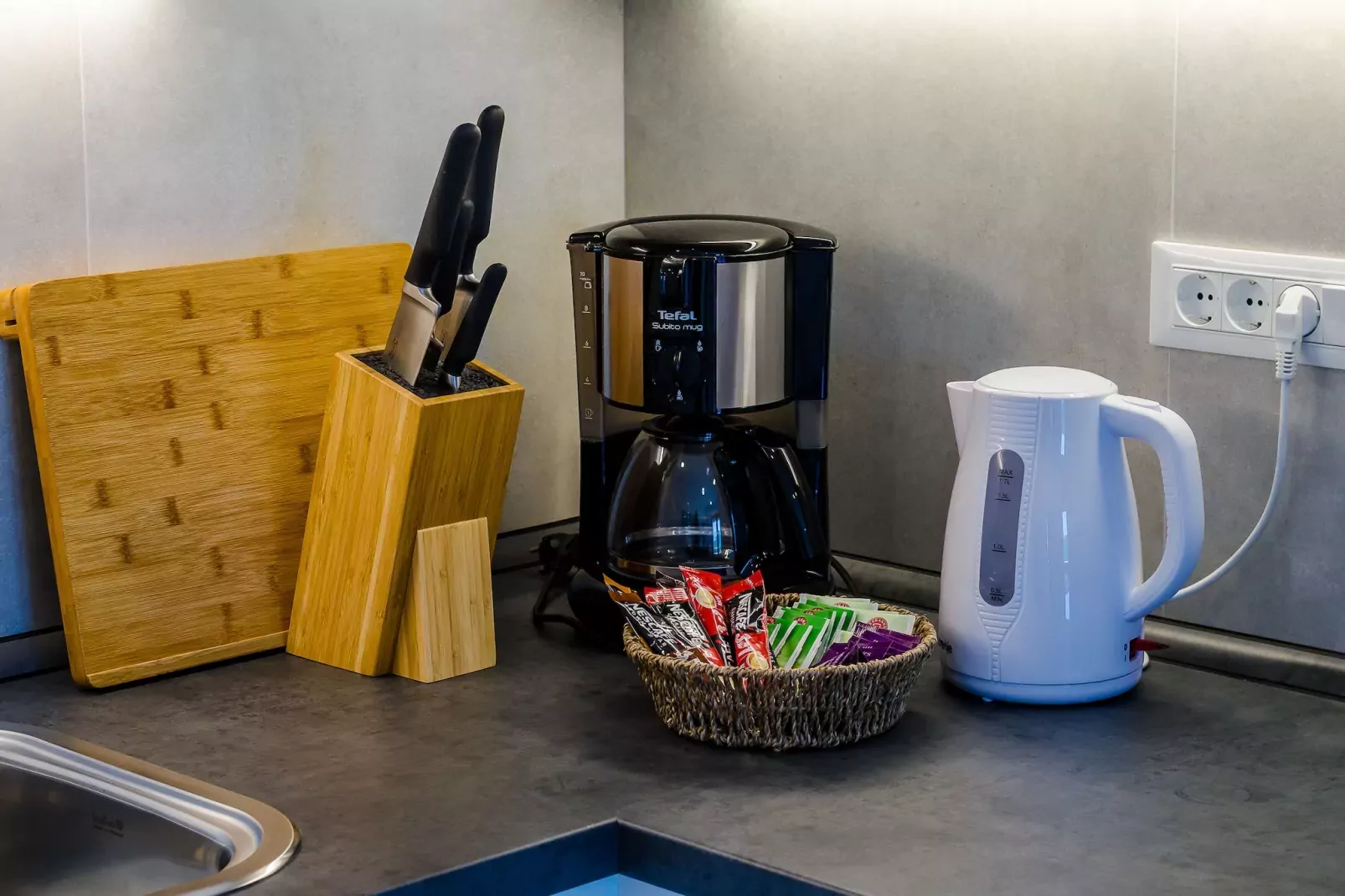 Apartments Sara (Molunat) - Superior One Bedroom Apartment with Terrace and Sea View-Kitchen