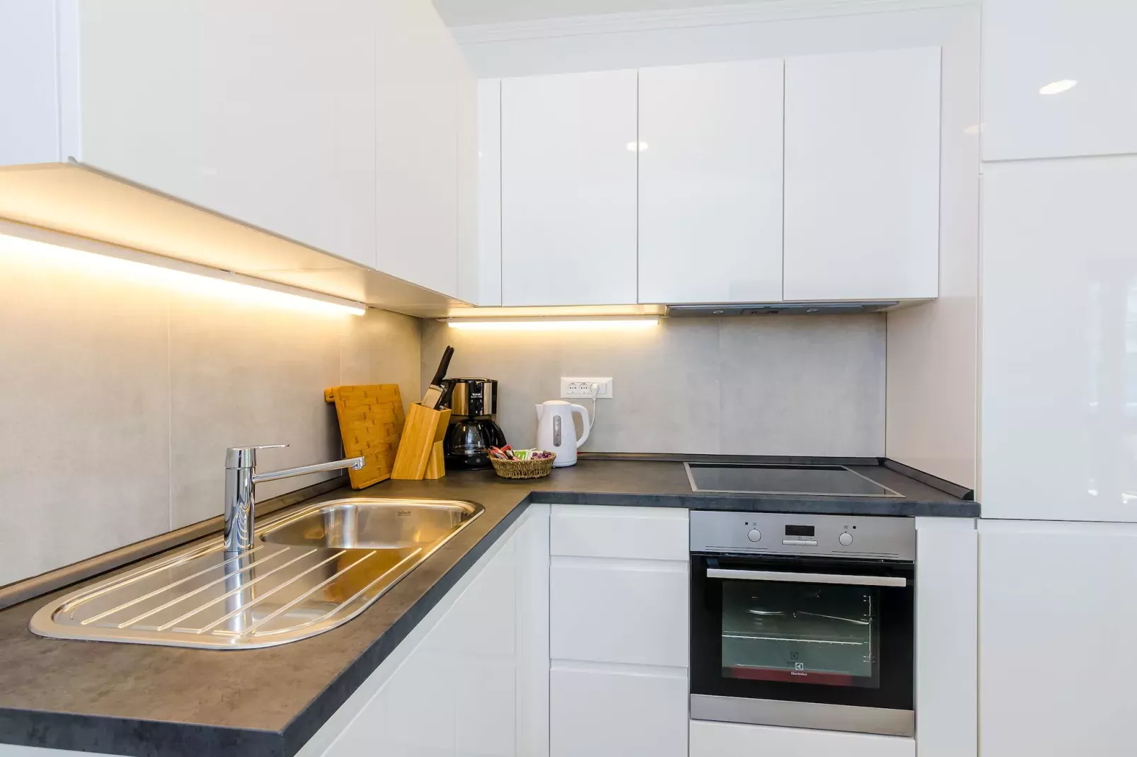 Apartments Sara (Molunat) - Superior One Bedroom Apartment with Terrace and Sea View-Kitchen