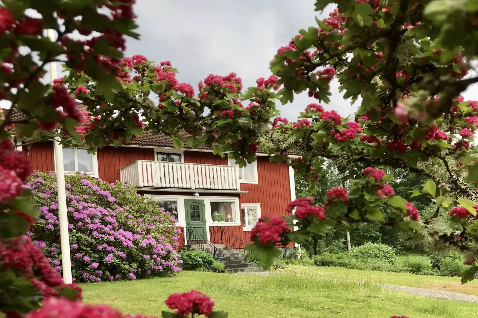 6 person holiday home in LÖNASHULT