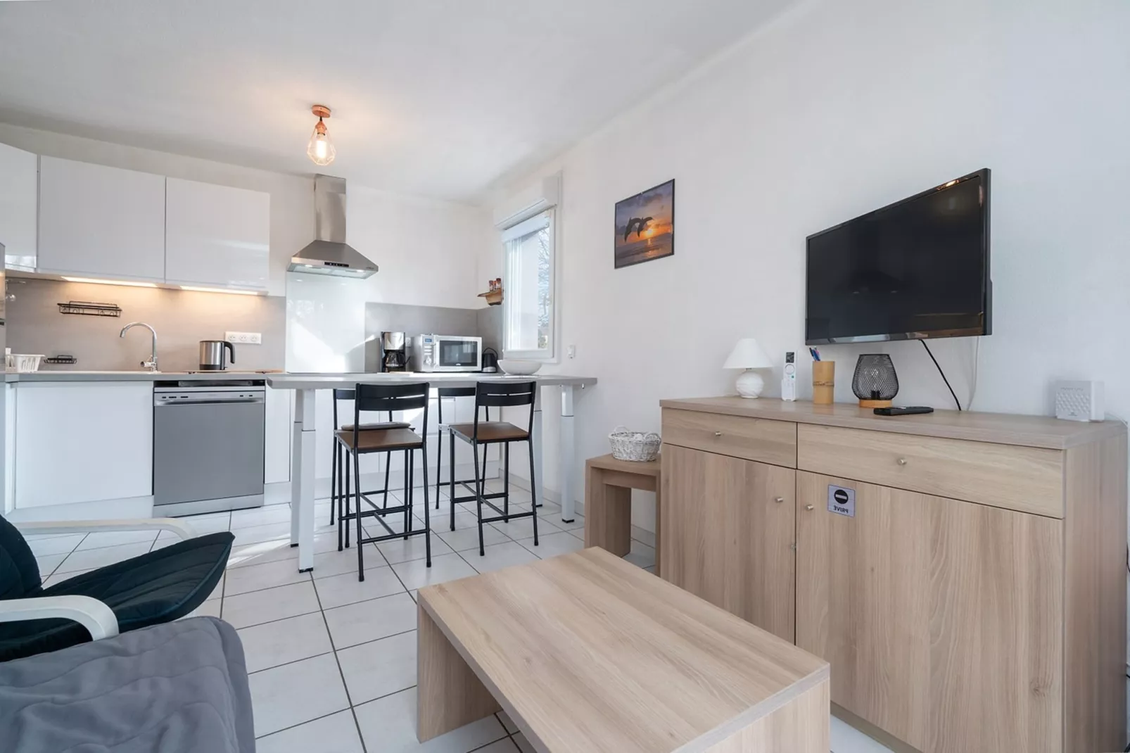 CAP CAMARGUE B N°28 - 2P4-Living room